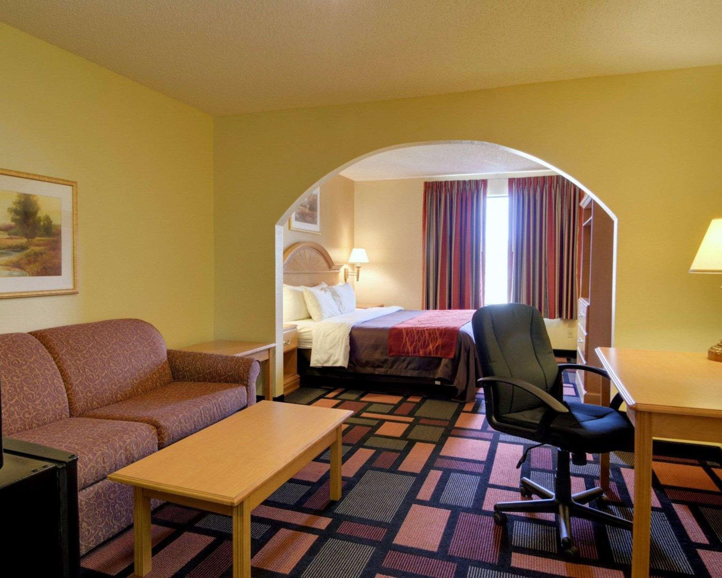 Quality Inn & Suites Malvern Exterior photo